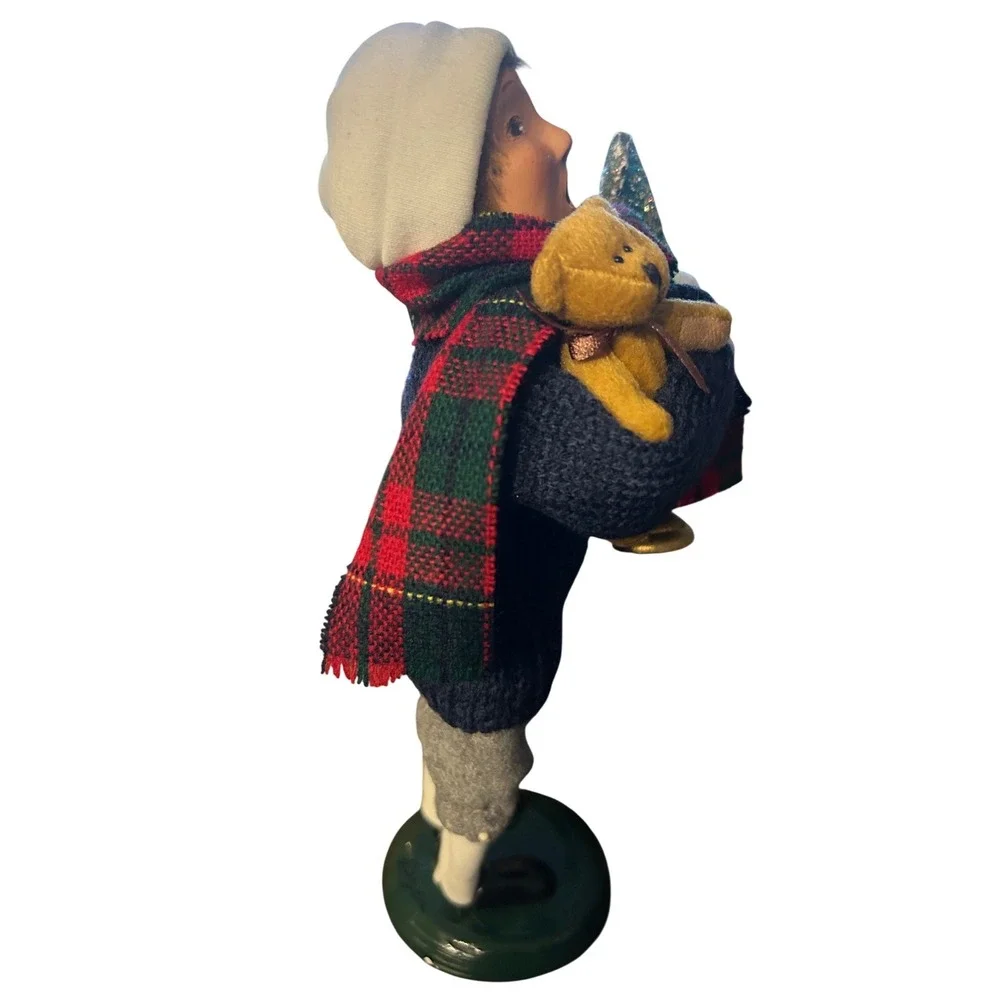 Byer's Choice‎ The Carolers 2007 Boy with Teddy Bear and Christmas Tree Figurine